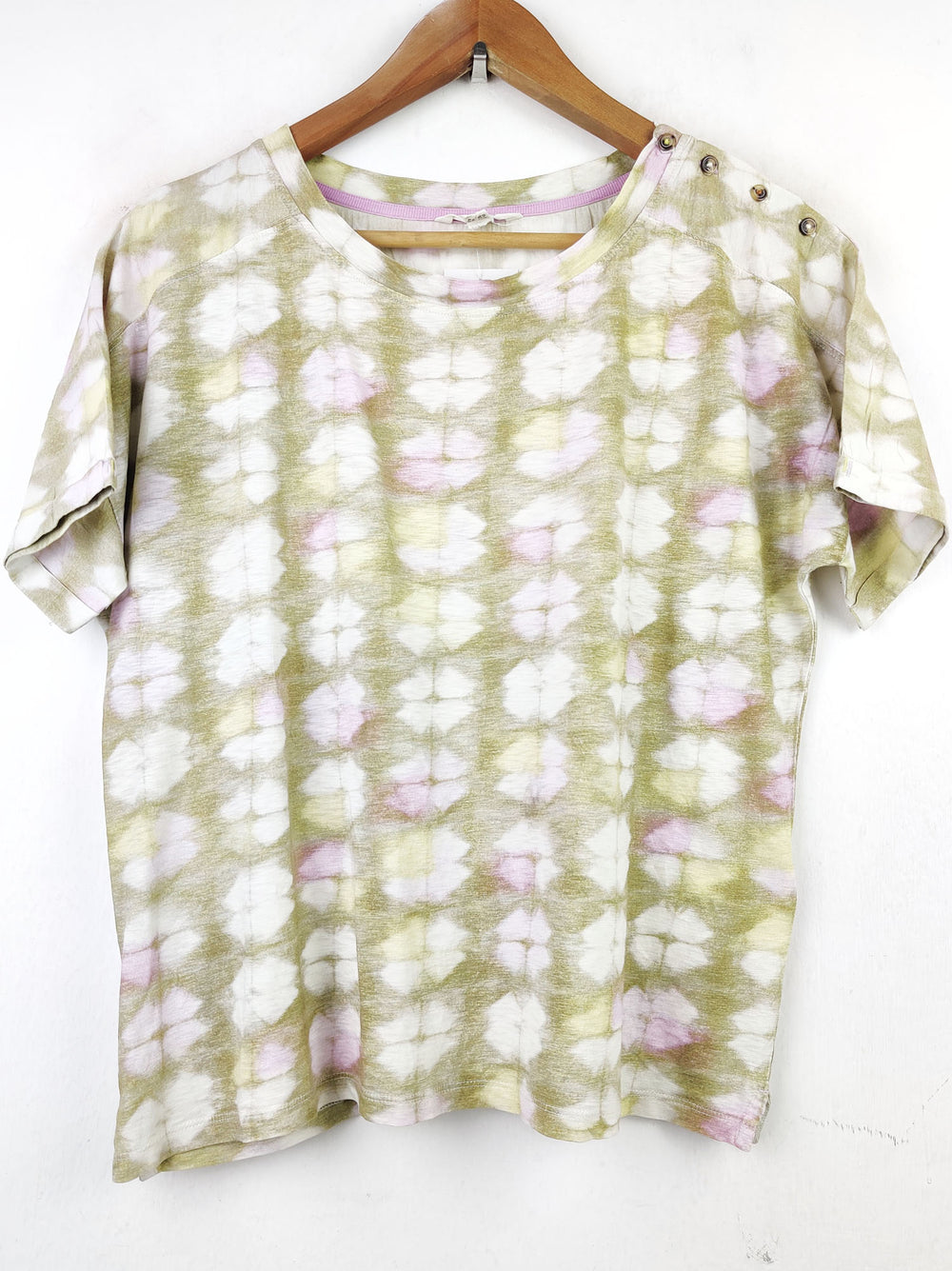 Buy online pre-used pre-loved 100% authentic & Original branded White Stuff (TS-1586) available in Pakistan. Top international brands avilable.