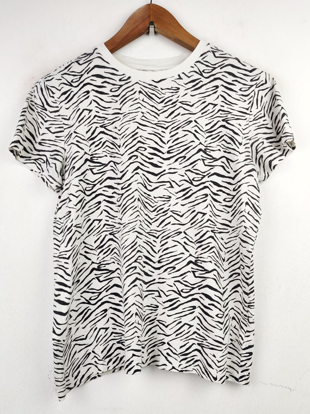 Buy online pre-used pre-loved 100% authentic & Original branded Primark (TS-1616) available in Pakistan. Top international brands avilable.