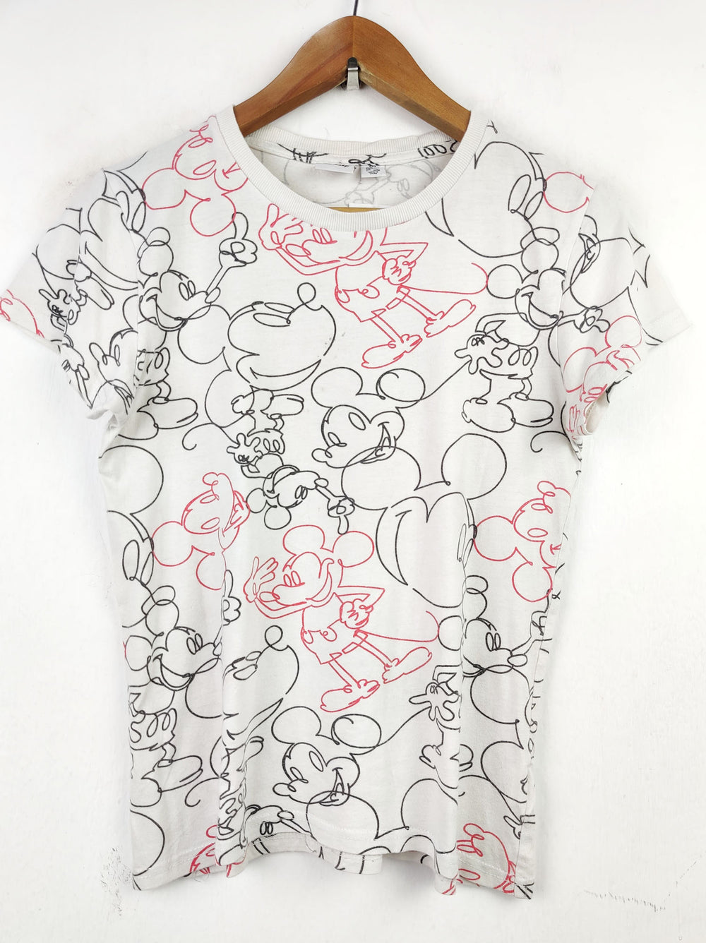 Buy online pre-used pre-loved 100% authentic & Original branded Disnep (TS-1784) available in Pakistan. Top international brands avilable.