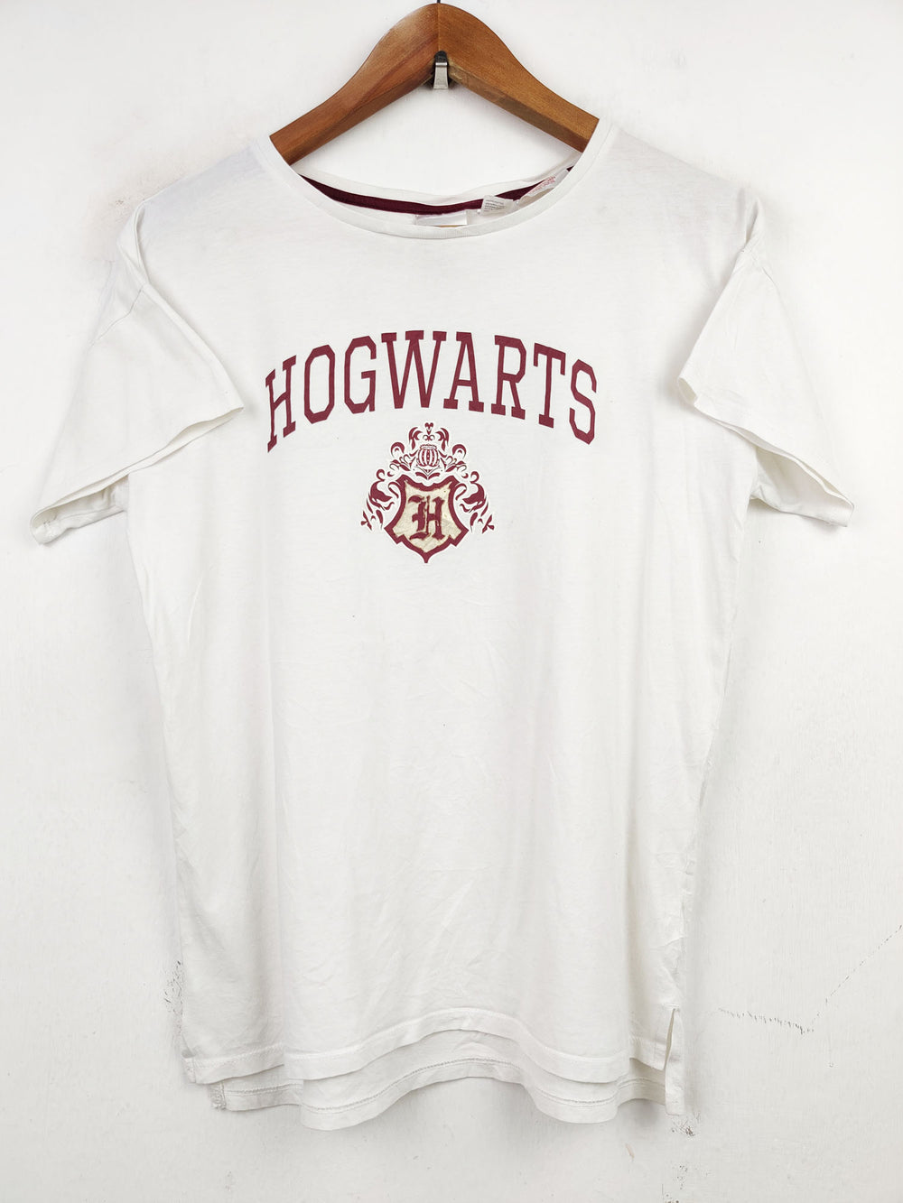 Buy online pre-used pre-loved 100% authentic & Original branded H&M (TS-1948) available in Pakistan. Top international brands avilable.