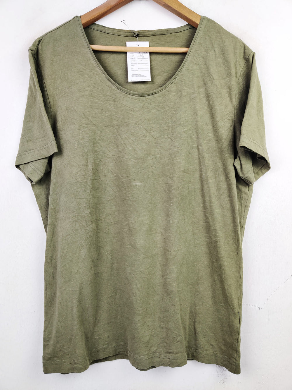 Buy online pre-used pre-loved 100% authentic & Original branded H&M (TS-2006) available in Pakistan. Top international brands avilable.