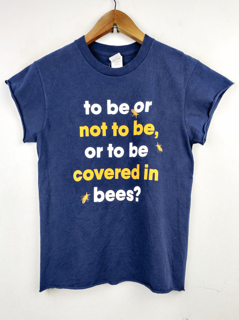 Buy online pre-used pre-loved 100% authentic & Original branded Gildan (TS-2026) available in Pakistan. Top international brands avilable.