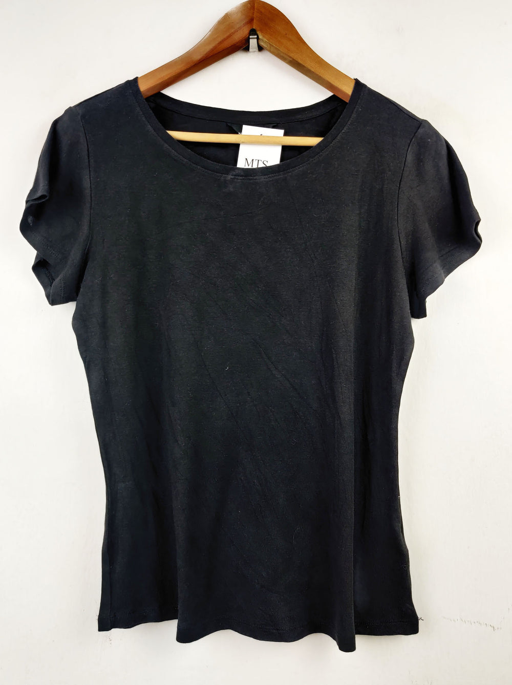 Buy online pre-used pre-loved 100% authentic & Original branded New Look (TS-2083) available in Pakistan. Top international brands avilable.