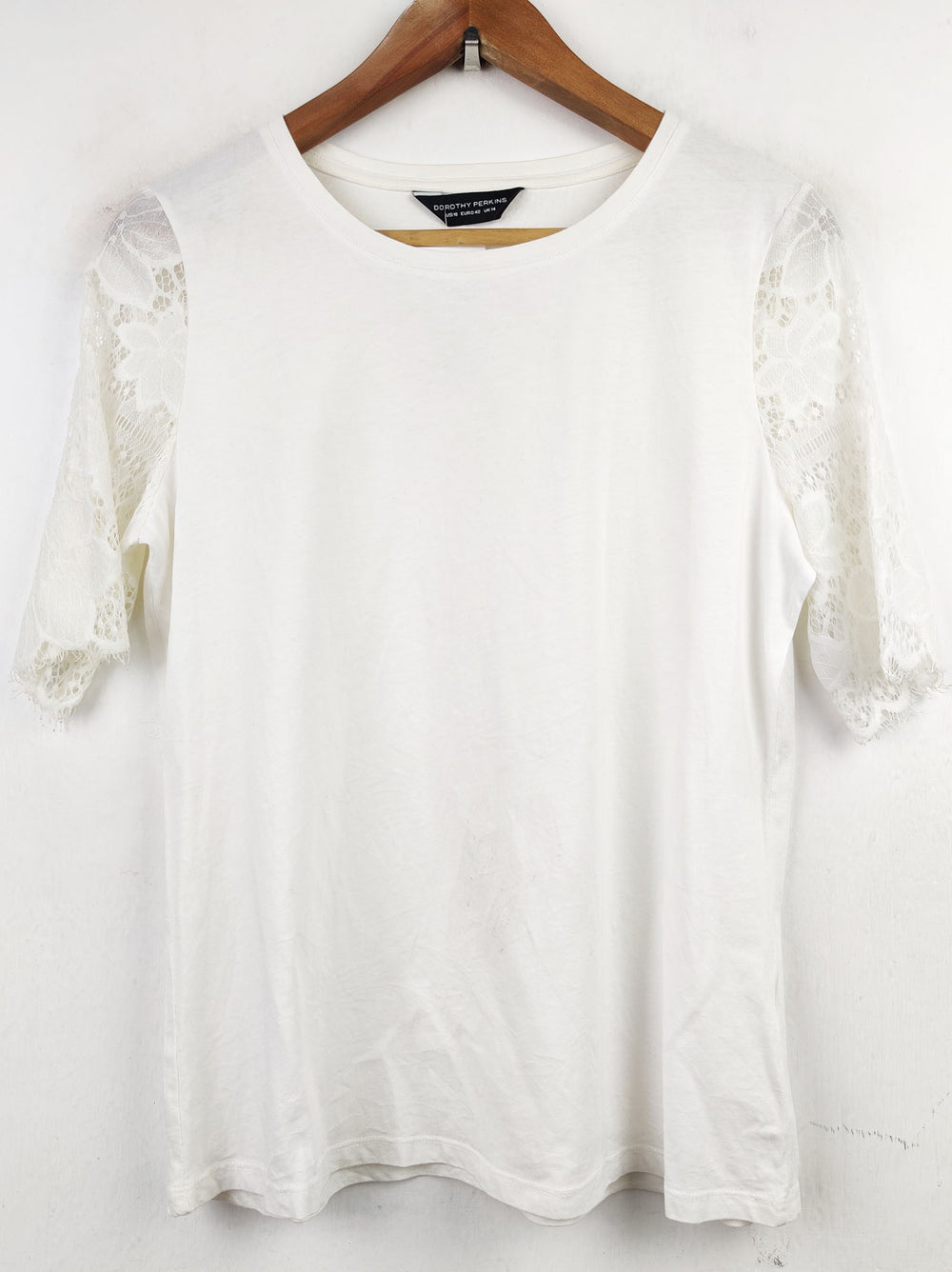 Buy online pre-used pre-loved 100% authentic & Original branded Dorothy Perkins (TS-2107) available in Pakistan. Top international brands avilable.