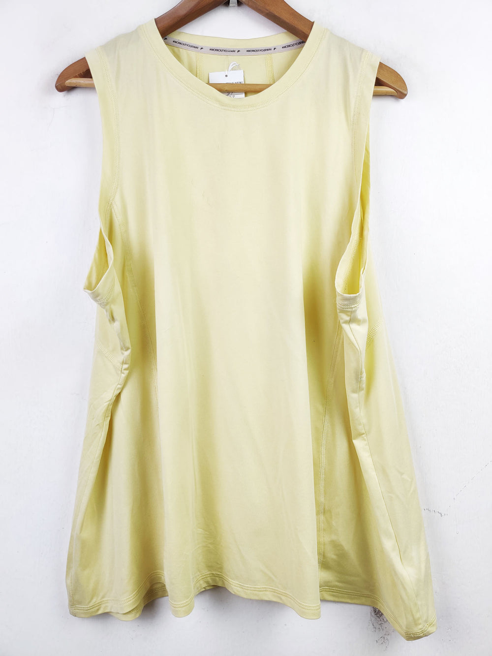 Buy online pre-used pre-loved 100% authentic & Original branded F&F (TS-2134) available in Pakistan. Top international brands avilable.