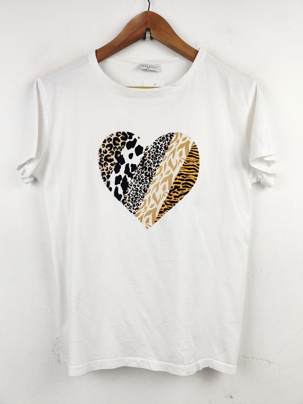 Buy online pre-used pre-loved 100% authentic & Original branded Papaya (TS-2142) available in Pakistan. Top international brands avilable.