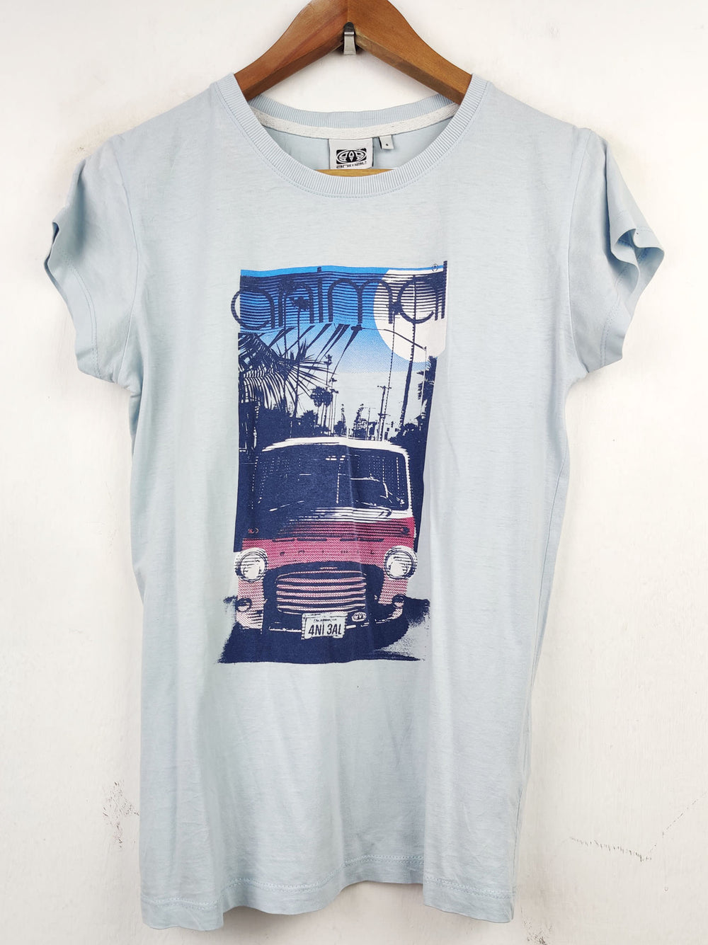 Buy online pre-used pre-loved 100% authentic & Original branded Animal (TS-2151) available in Pakistan. Top international brands avilable.