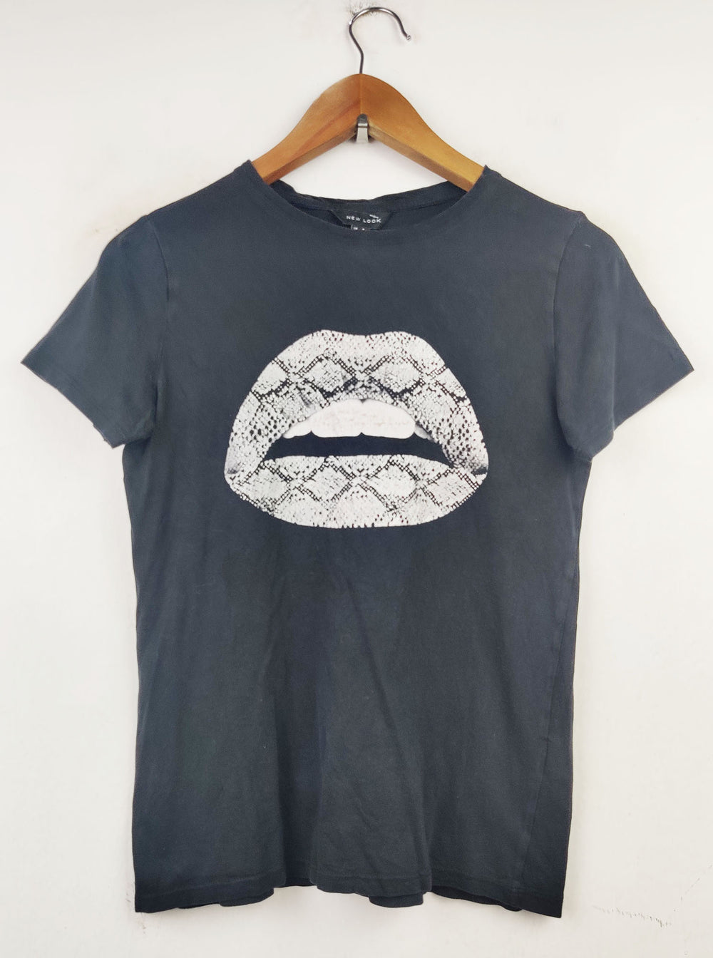 Buy online pre-used pre-loved 100% authentic & Original branded New Look (TS-2214) available in Pakistan. Top international brands avilable.