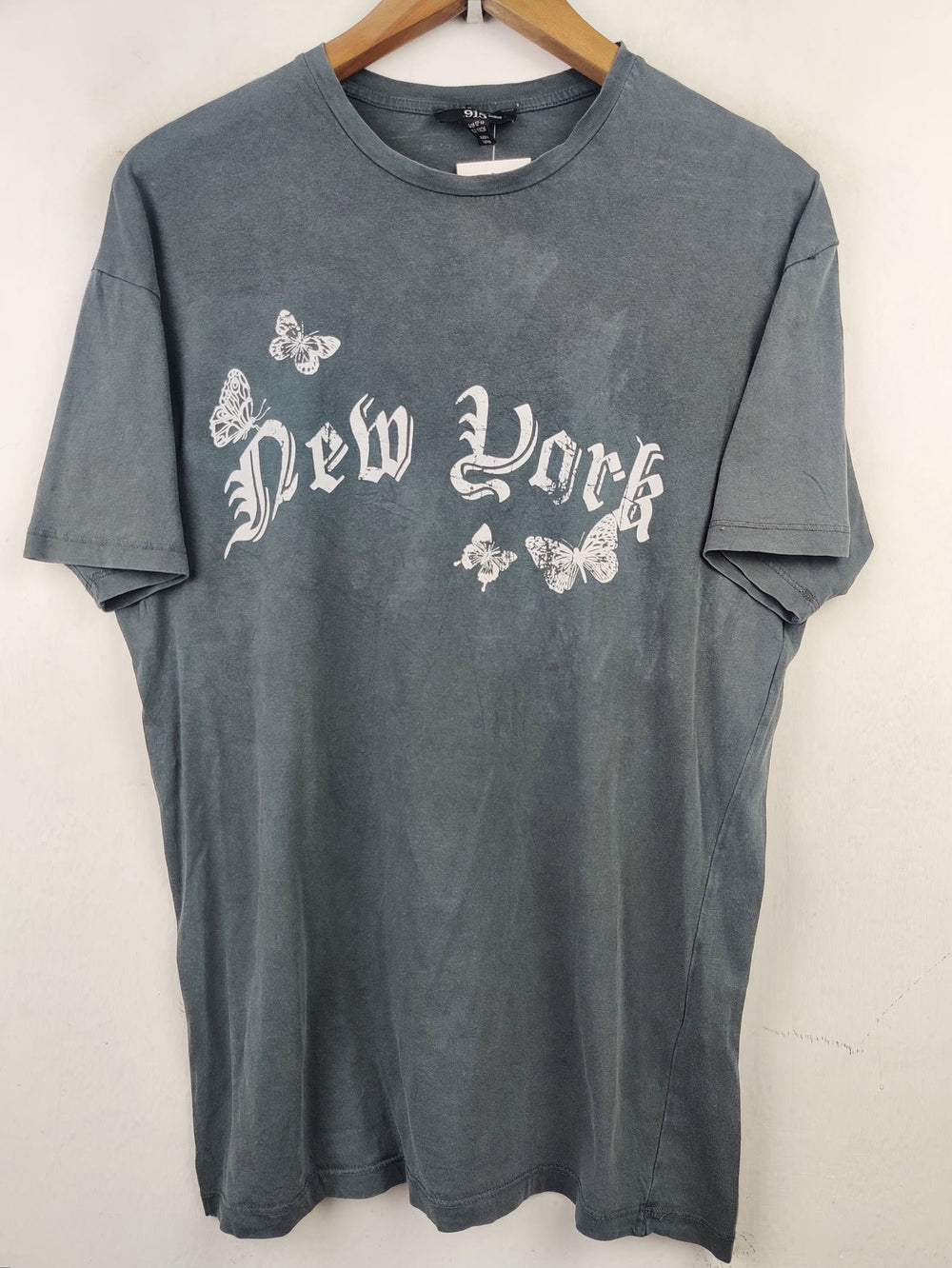 Buy online pre-used pre-loved 100% authentic & Original branded New Look (TS-2216) available in Pakistan. Top international brands avilable.