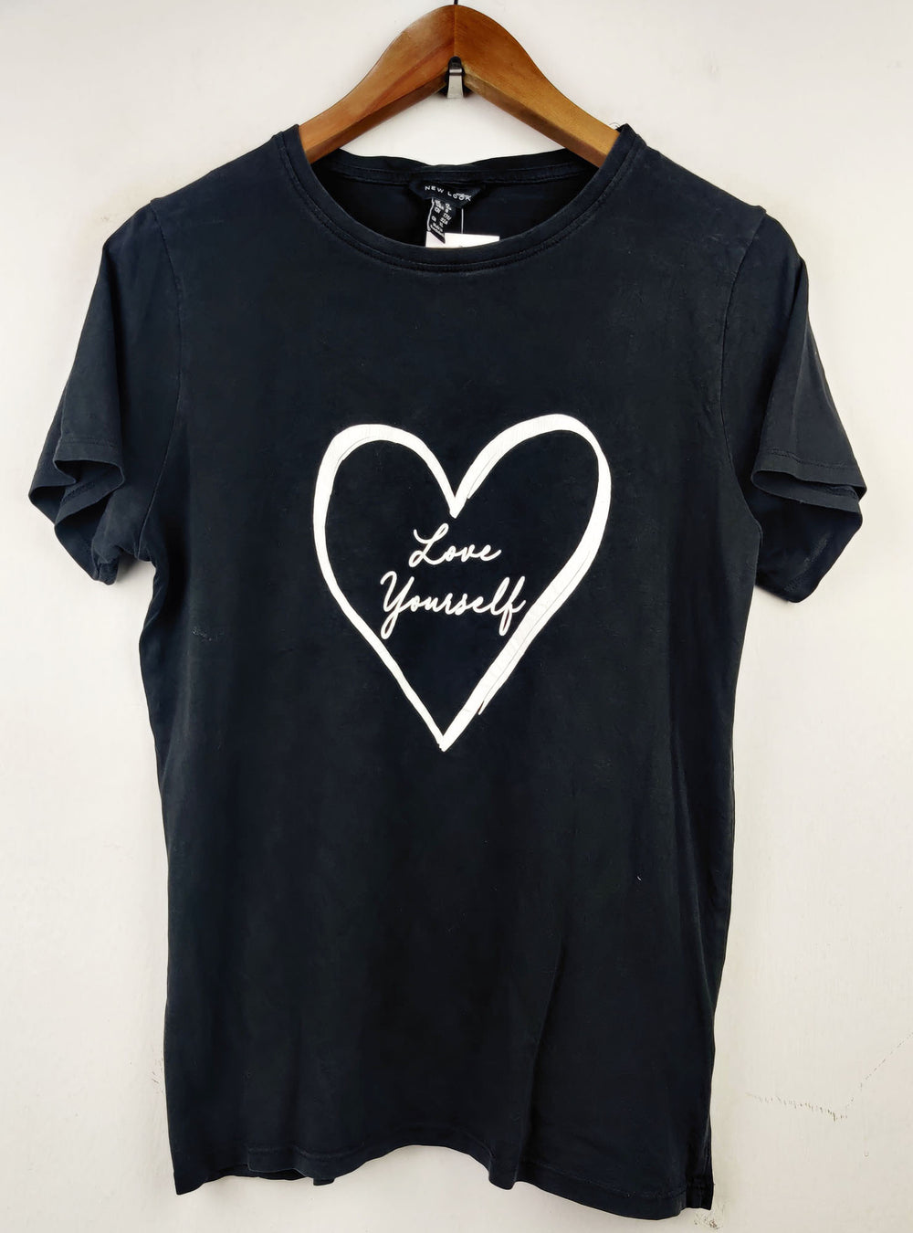 Buy online pre-used pre-loved 100% authentic & Original branded New Look (TS-2222) available in Pakistan. Top international brands avilable.