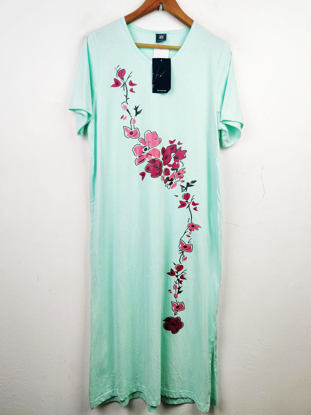 Buy online pre-used pre-loved 100% authentic & Original branded Amber (TS-2233) available in Pakistan. Top international brands avilable.