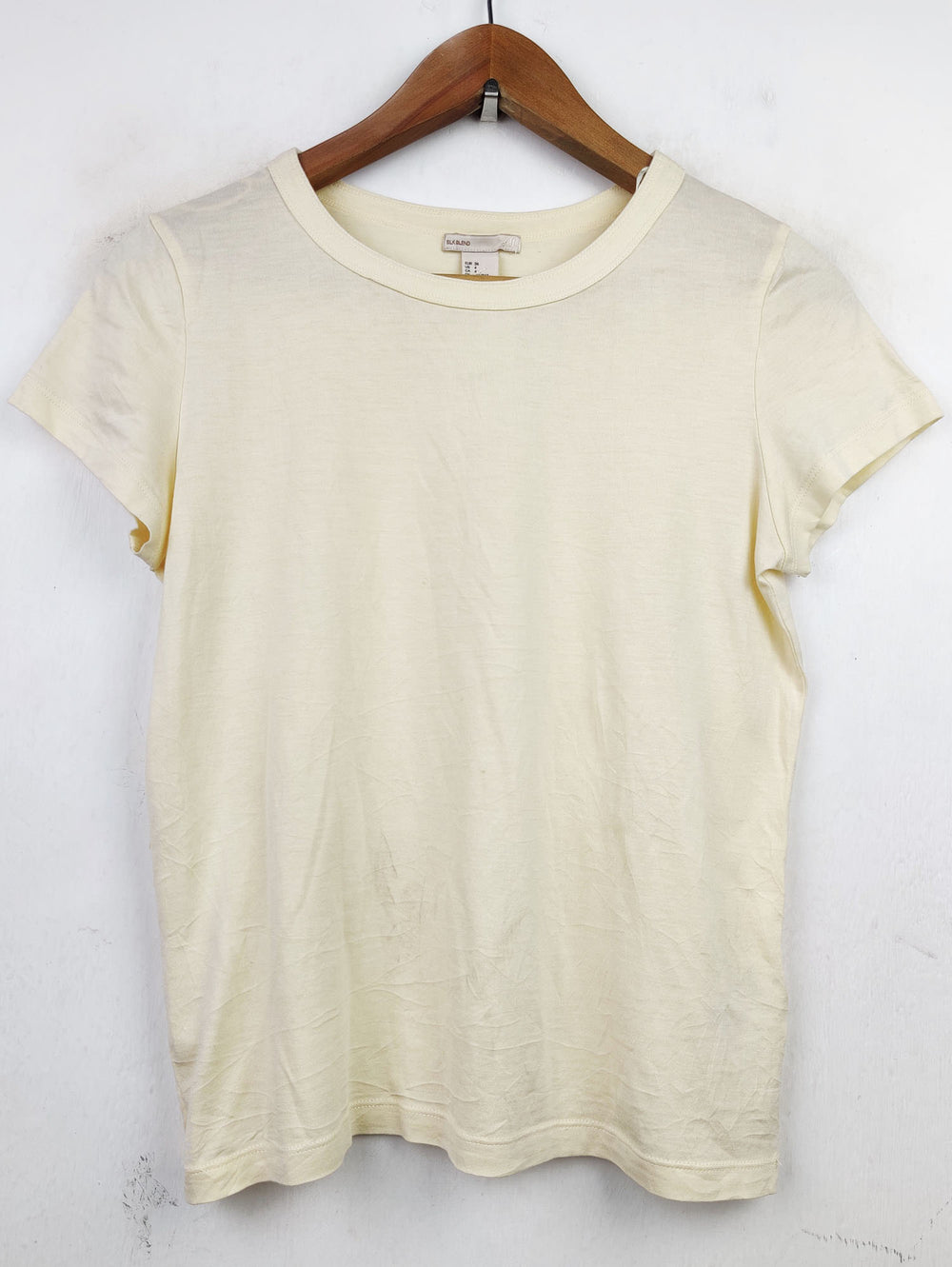 Buy online pre-used pre-loved 100% authentic & Original branded H&M (TS-2234) available in Pakistan. Top international brands avilable.