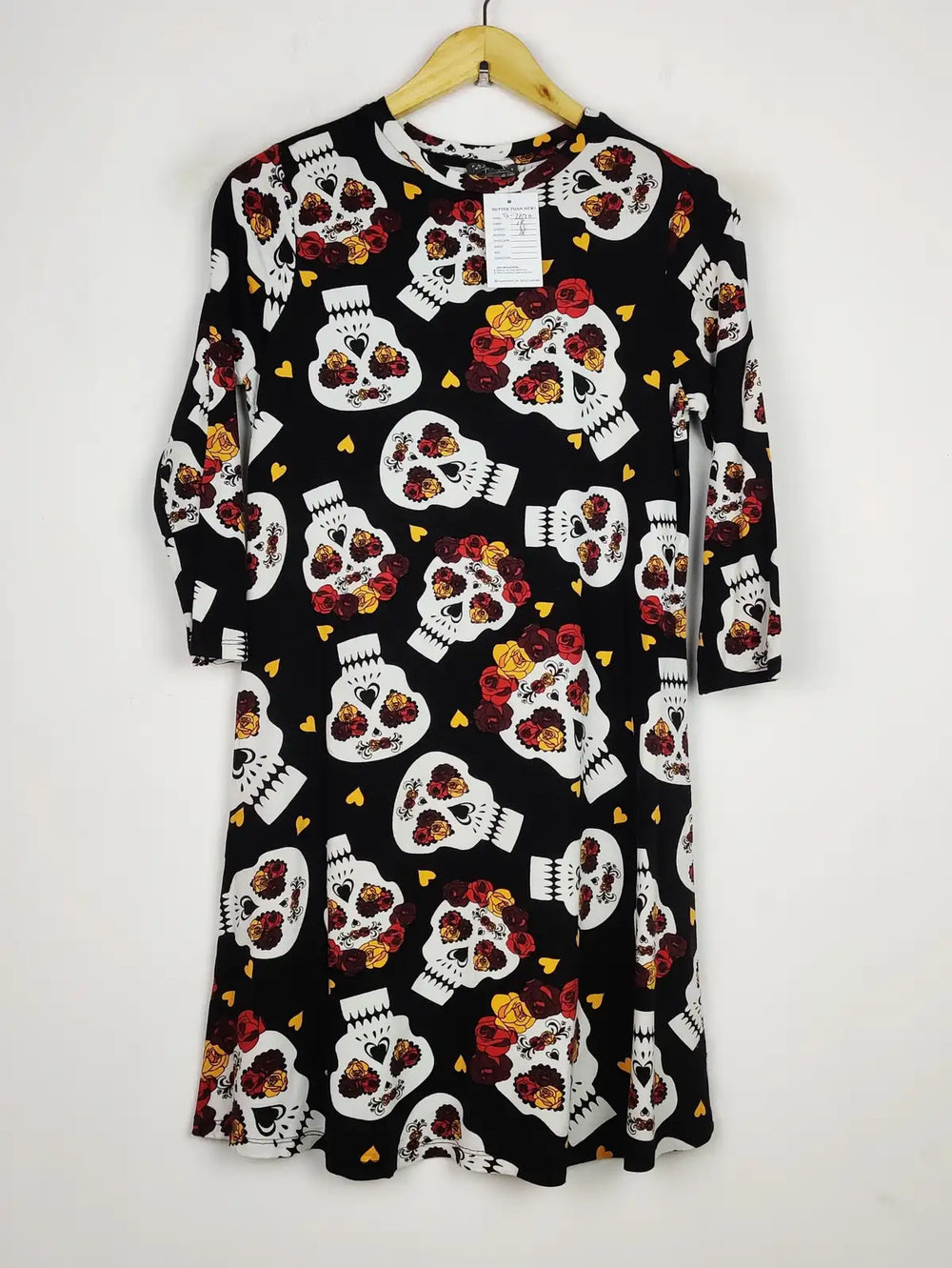 Buy online pre-used pre-loved 100% authentic & Original branded Primark (TS-2670) available in Pakistan. Top international brands avilable.