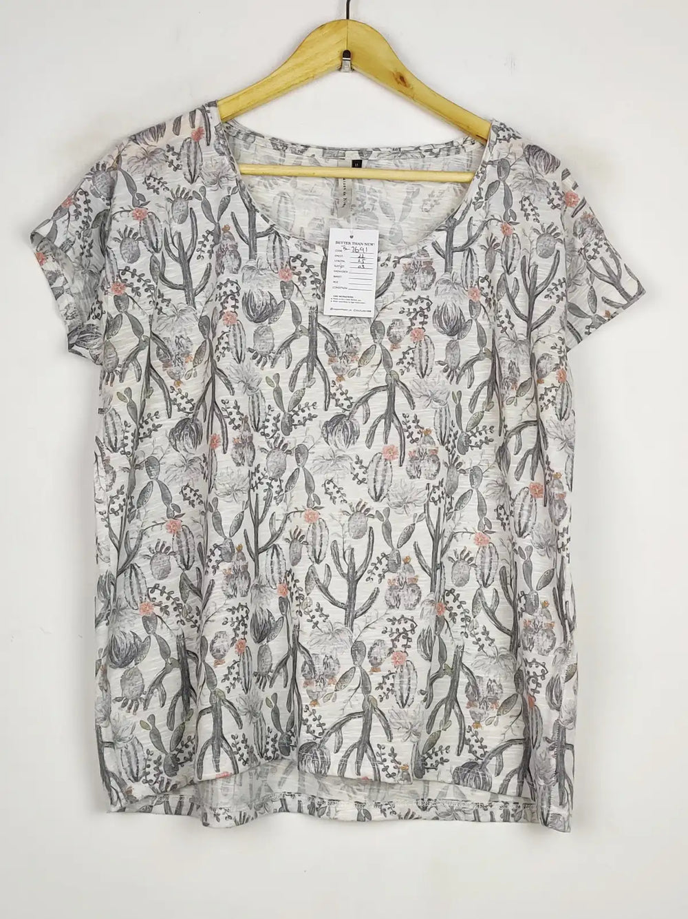 Buy online pre-used pre-loved 100% authentic & Original branded Maison De Nimes (TS-2691) available in Pakistan. Top international brands avilable.