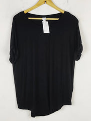 Buy online pre-used pre-loved 100% authentic & Original branded H&M (TS-4014) available in Pakistan. Top international brands avilable.