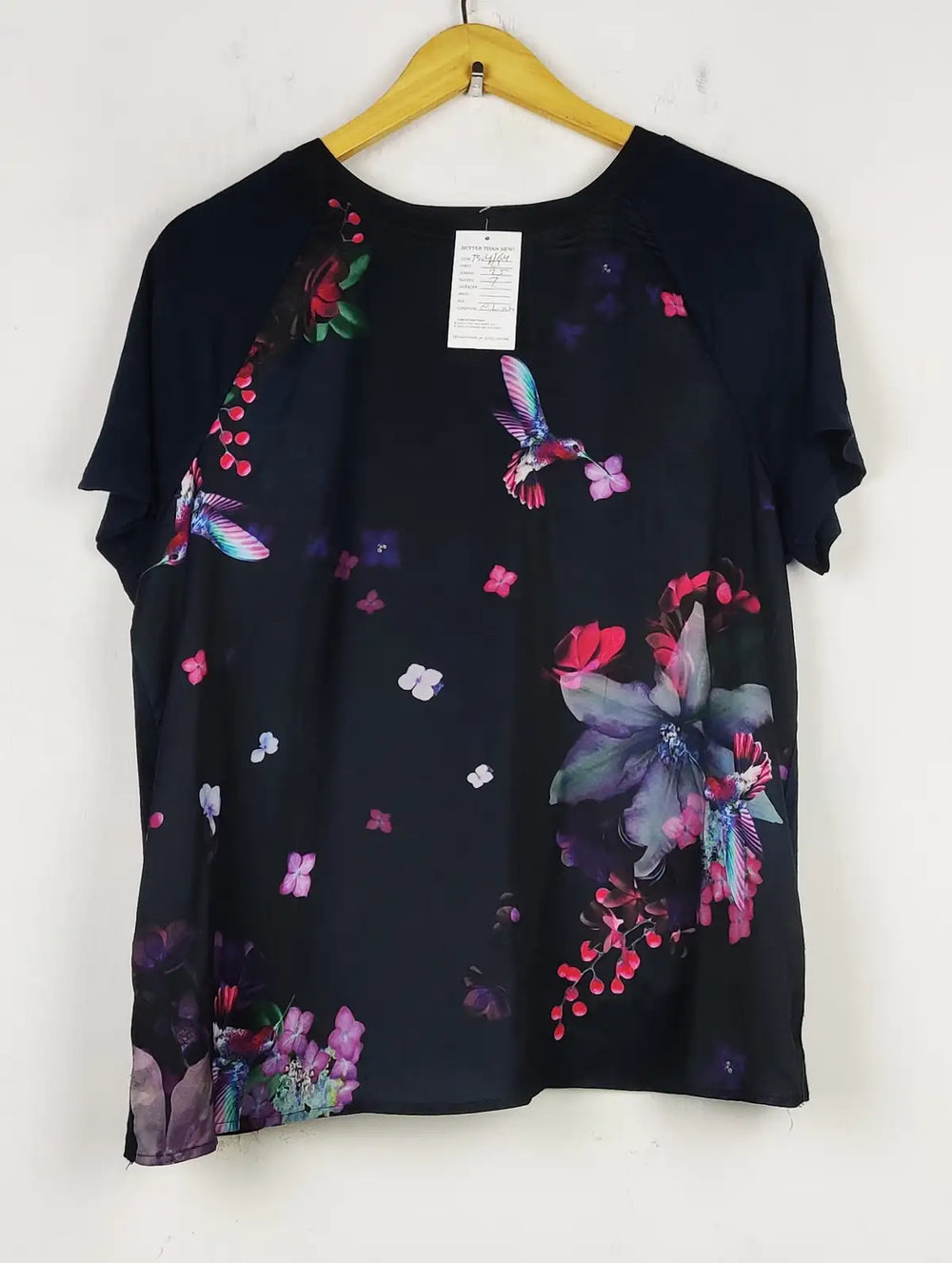 Buy online pre-used pre-loved 100% authentic & Original branded Papaya (TS-4164) available in Pakistan. Top international brands avilable.