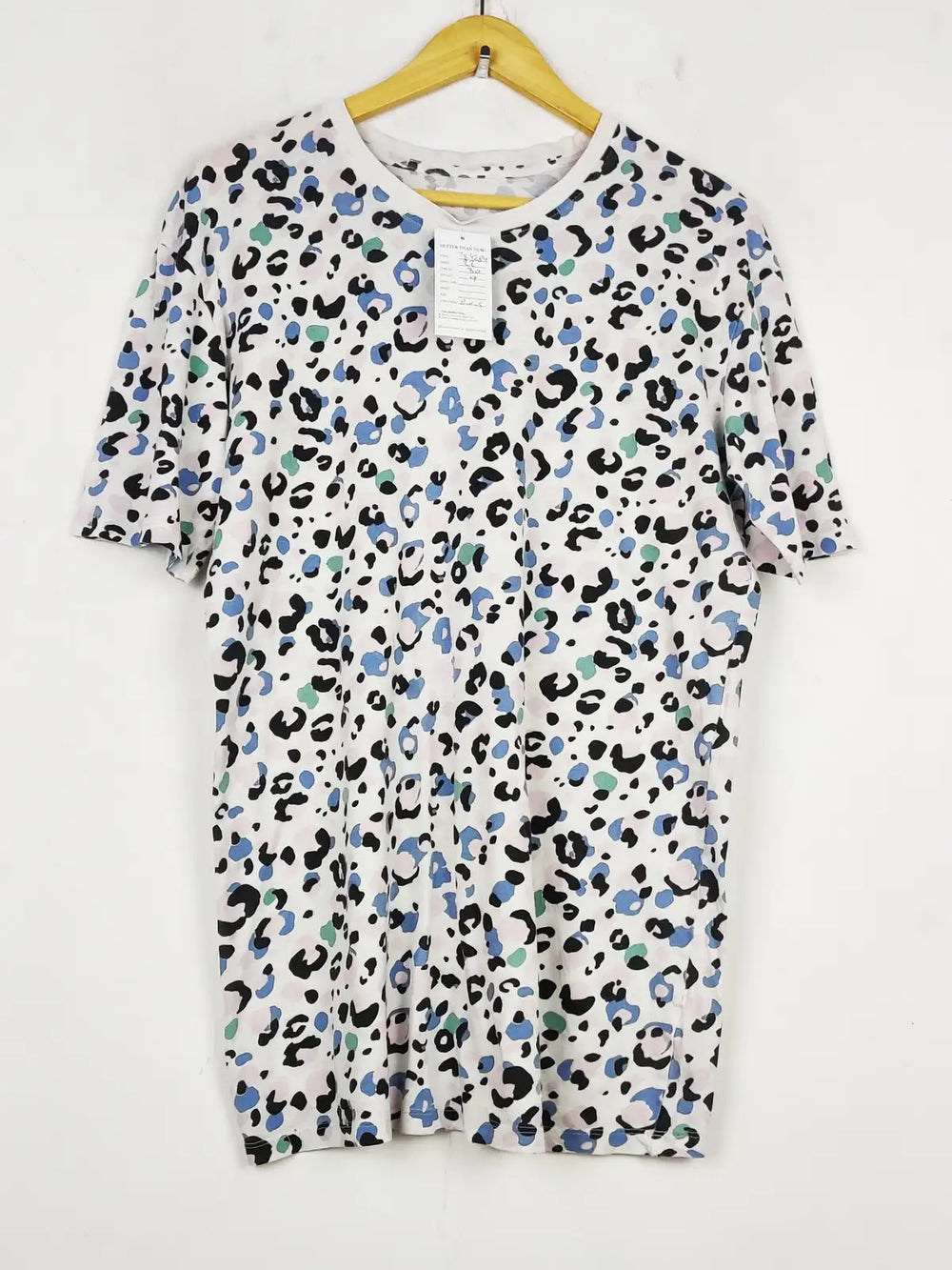 Buy online pre-used pre-loved 100% authentic & Original branded Dunnes Stores (TS-4284) available in Pakistan. Top international brands avilable.