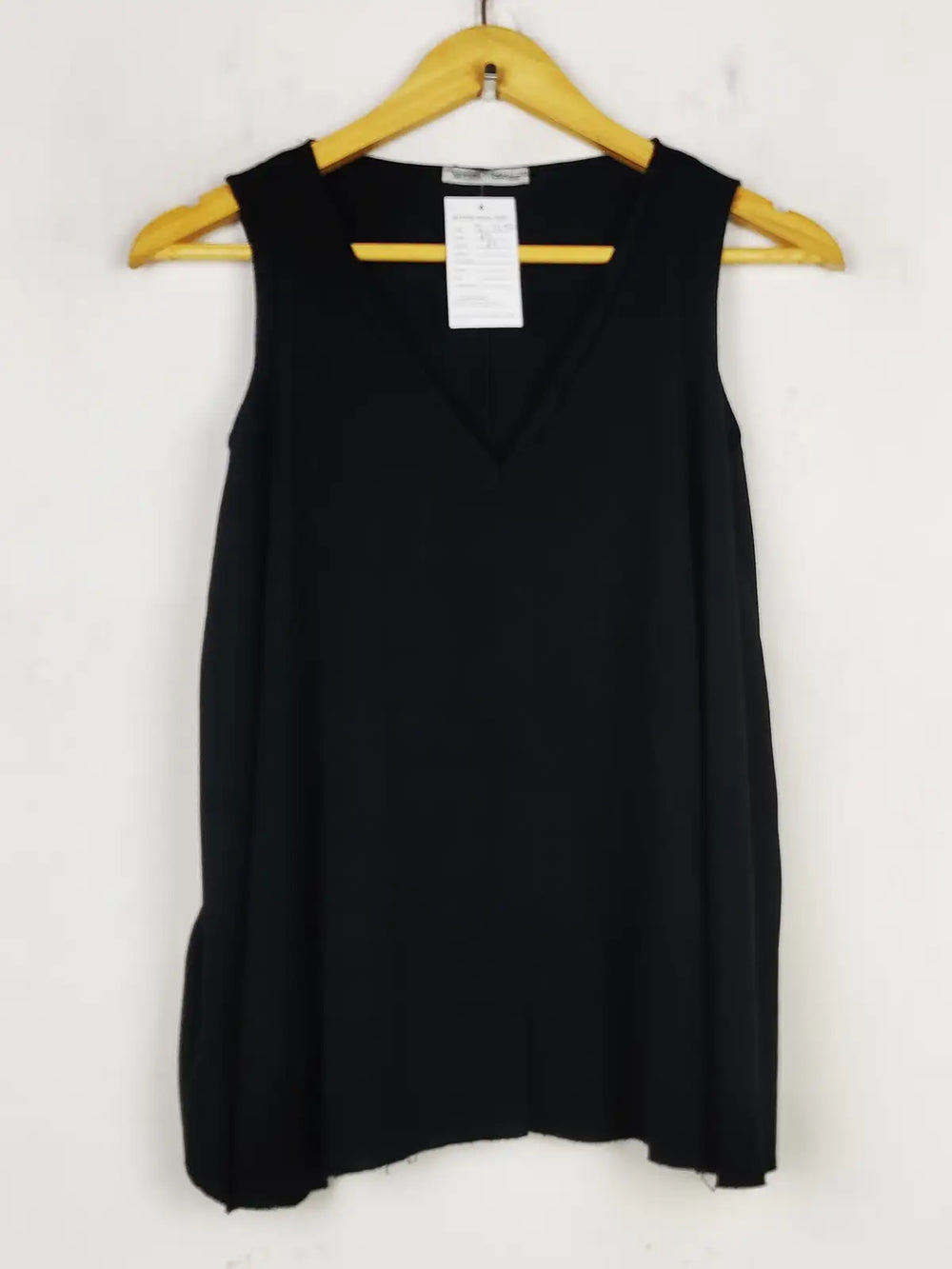 Buy online pre-used pre-loved 100% authentic & Original branded Zara (TS-4295) available in Pakistan. Top international brands avilable.