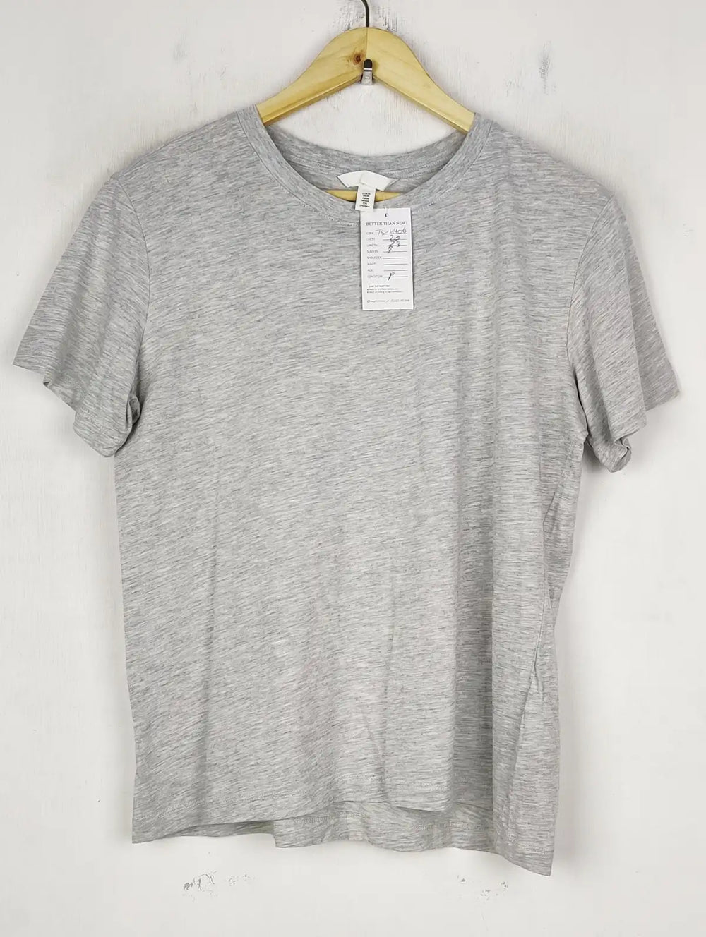 Buy online pre-used pre-loved 100% authentic & Original branded H&M (TS-4406) available in Pakistan. Top international brands avilable.
