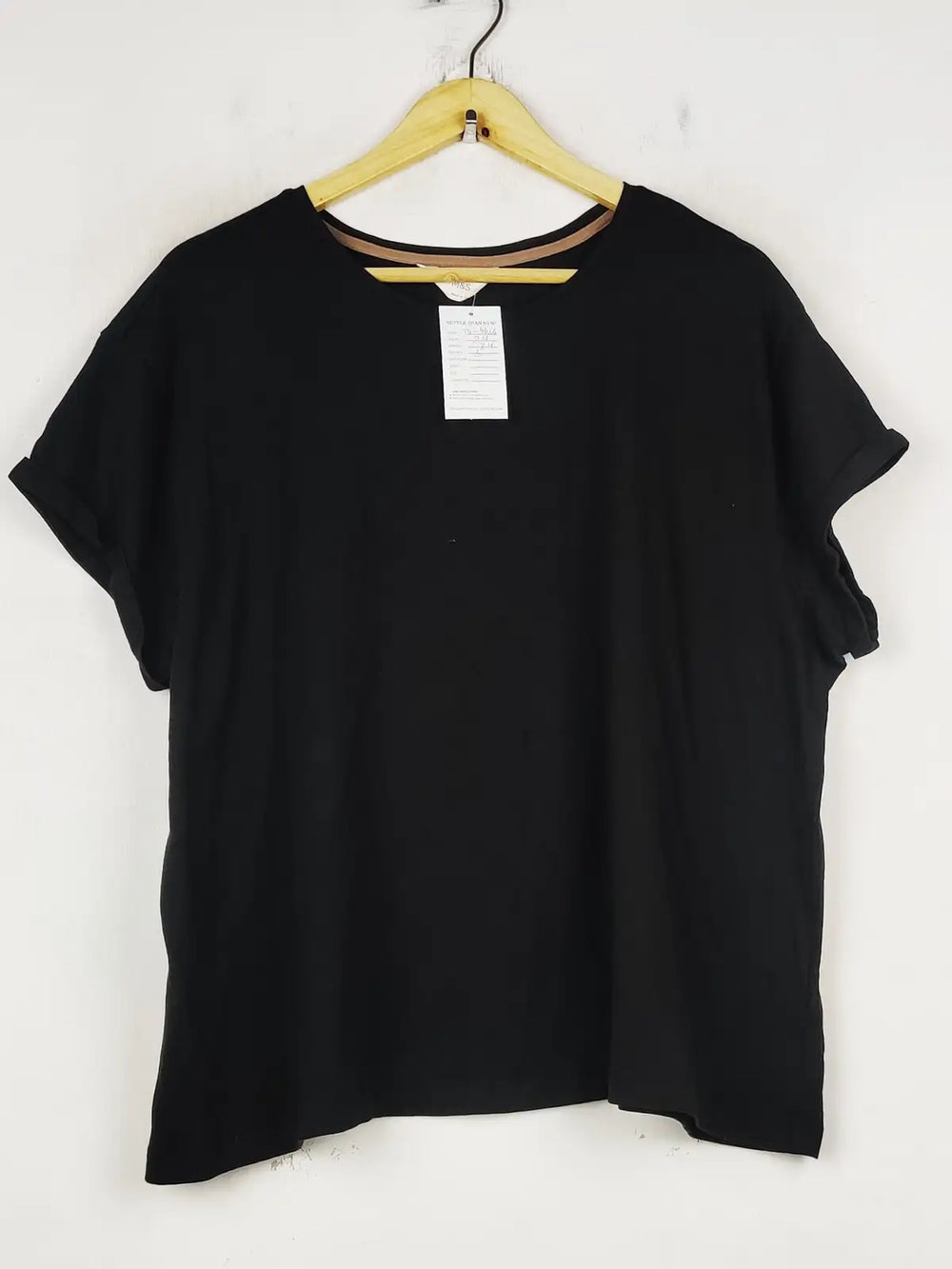 Buy online pre-used pre-loved 100% authentic & Original branded Marks & Spencer (TS-4666) available in Pakistan. Top international brands avilable.