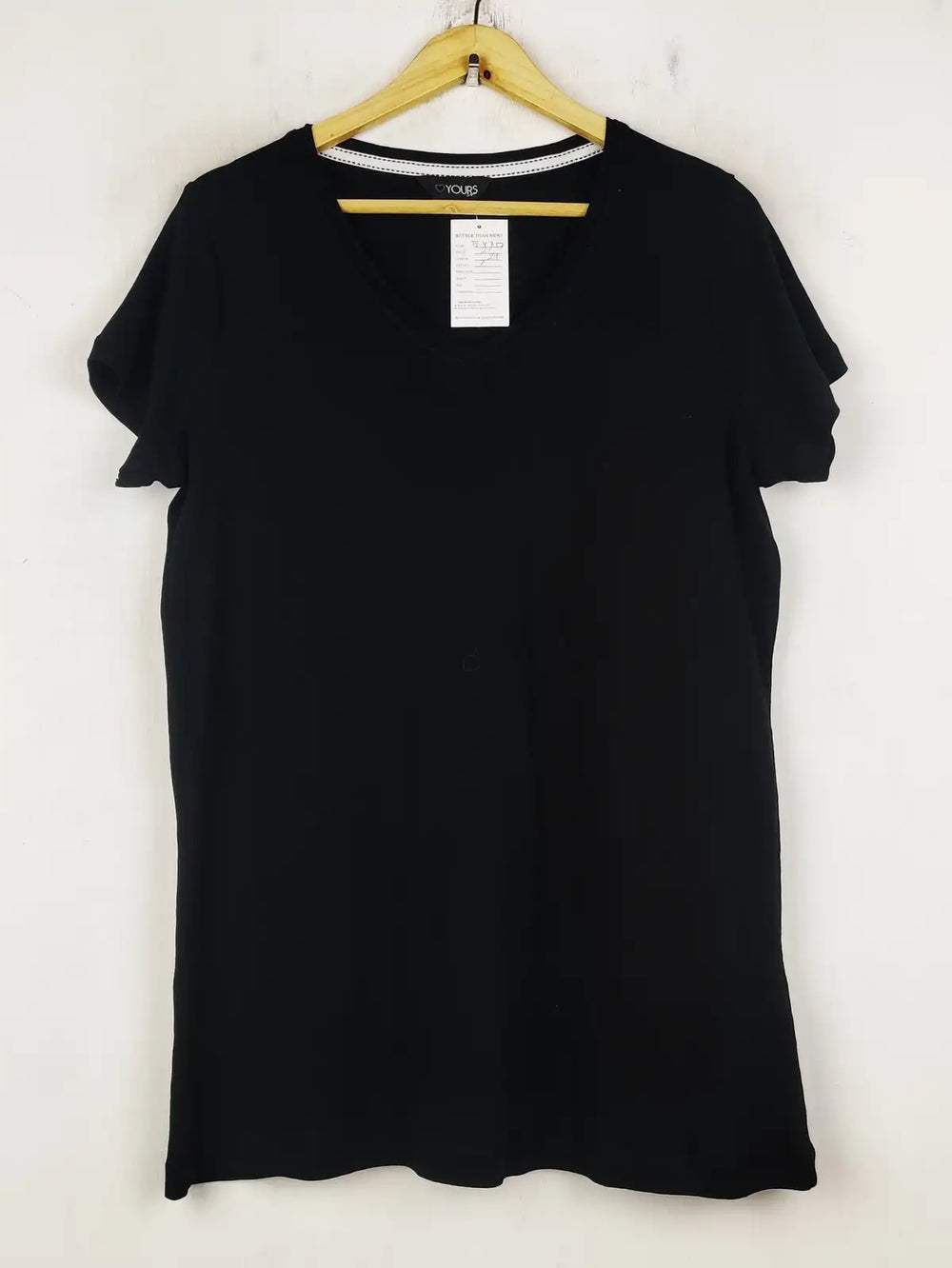 Buy online pre-used pre-loved 100% authentic & Original branded Yours (TS-4757) available in Pakistan. Top international brands avilable.