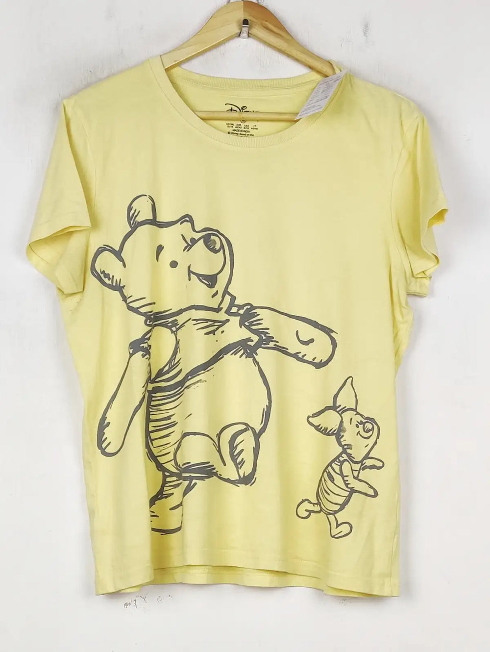Buy online pre-used pre-loved 100% authentic & Original branded Disney (TS-4849) available in Pakistan. Top international brands avilable.