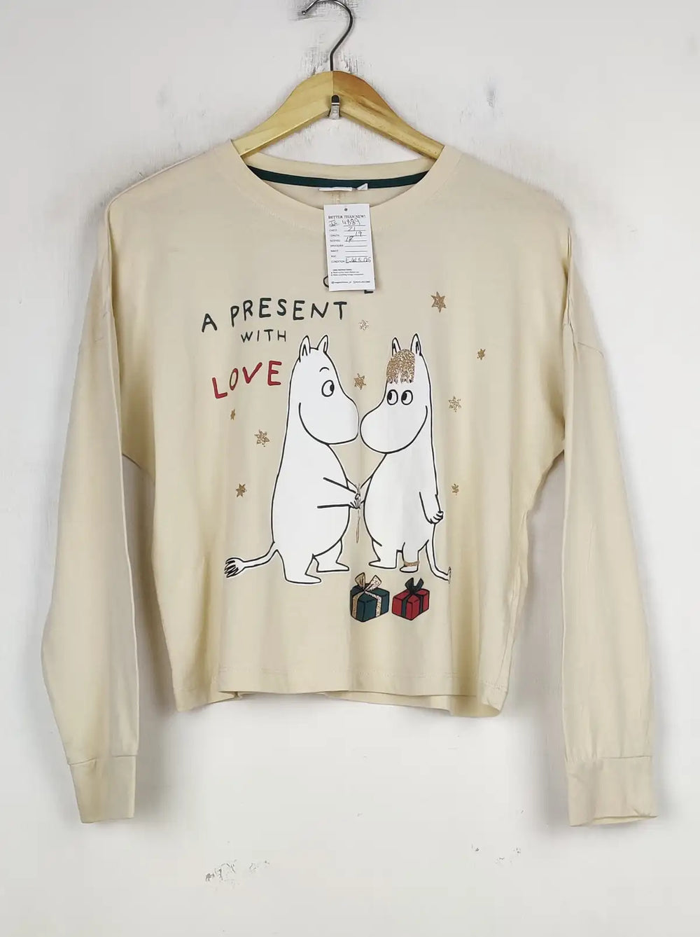 Buy online pre-used pre-loved 100% authentic & Original branded Moomin (TS-4889) available in Pakistan. Top international brands avilable.