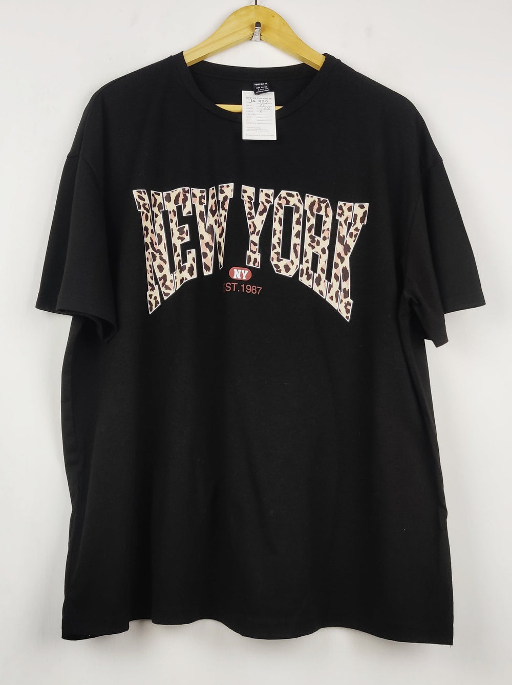 Buy online pre-used pre-loved 100% authentic & Original branded Shein (TS-5129) available in Pakistan. Top international brands avilable.