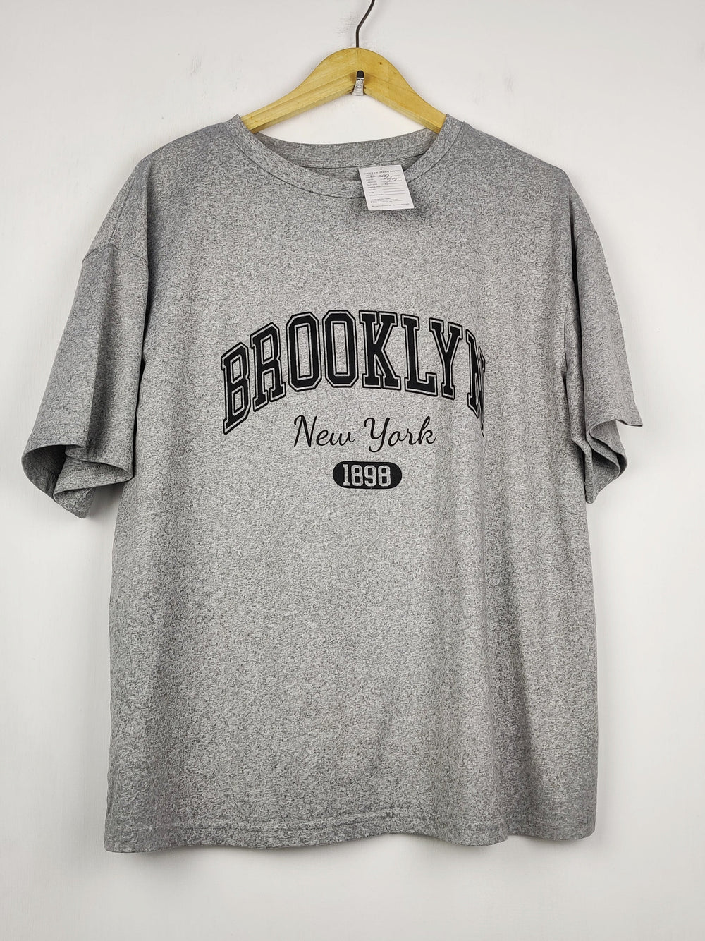 Buy online pre-used pre-loved 100% authentic & Original branded Unknown Brand (TS-5132) available in Pakistan. Top international brands avilable.
