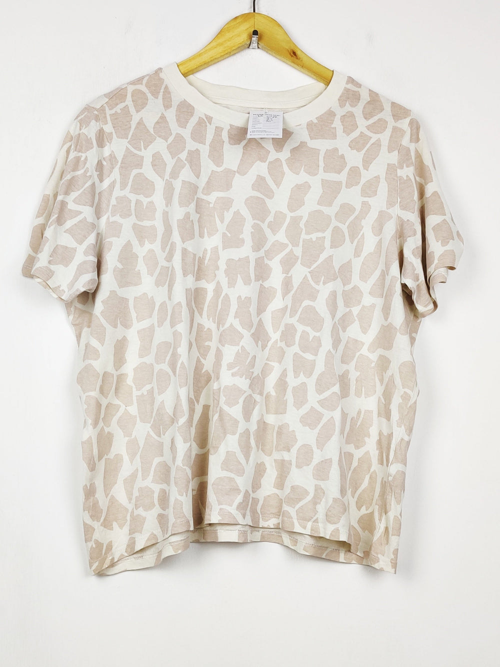 Buy online pre-used pre-loved 100% authentic & Original branded Primark (TS-5176) available in Pakistan. Top international brands avilable.