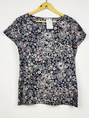 Buy online pre-used pre-loved 100% authentic & Original branded George (TS-5229) available in Pakistan. Top international brands avilable.