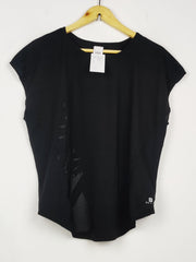 Buy online pre-used pre-loved 100% authentic & Original branded Decathlon (TS-5265) available in Pakistan. Top international brands avilable.