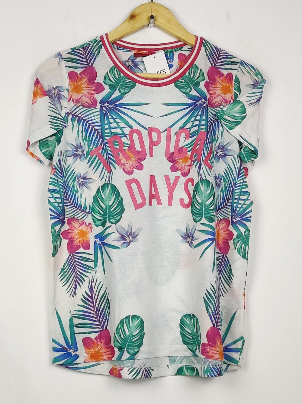 Buy online pre-used pre-loved 100% authentic & Original branded Next (TS-5269) available in Pakistan. Top international brands avilable.