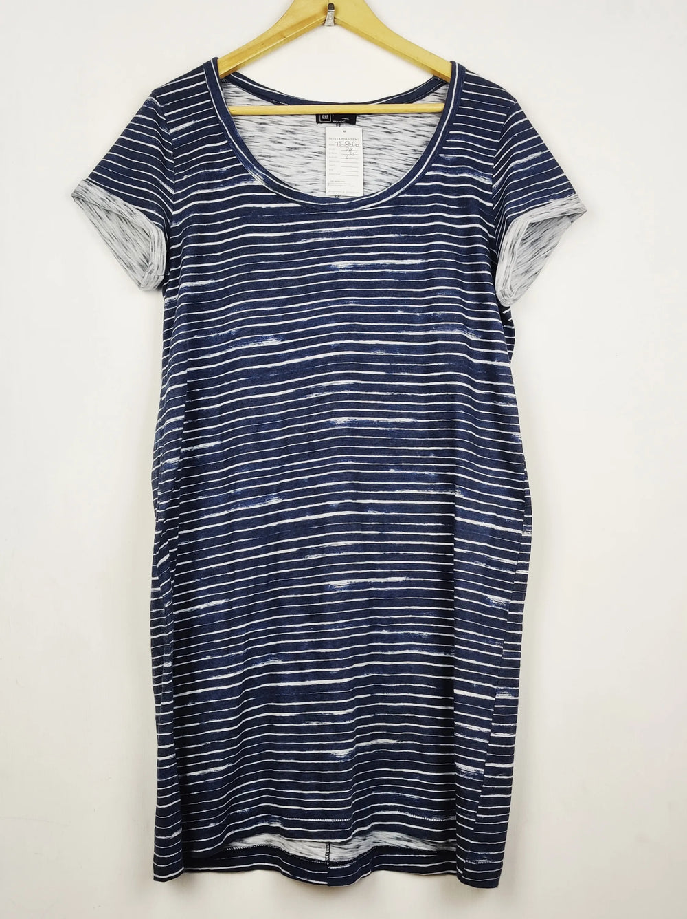 Buy online pre-used pre-loved 100% authentic & Original branded Gap (TS-5360) available in Pakistan. Top international brands avilable.