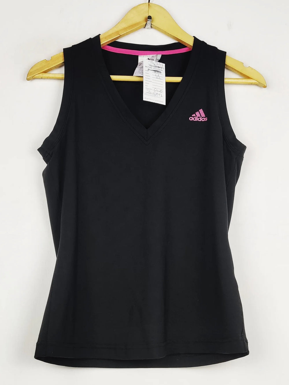 Buy online pre-used pre-loved 100% authentic & Original branded A.D.I.D.A.S (TS-5447) available in Pakistan. Top international brands avilable.