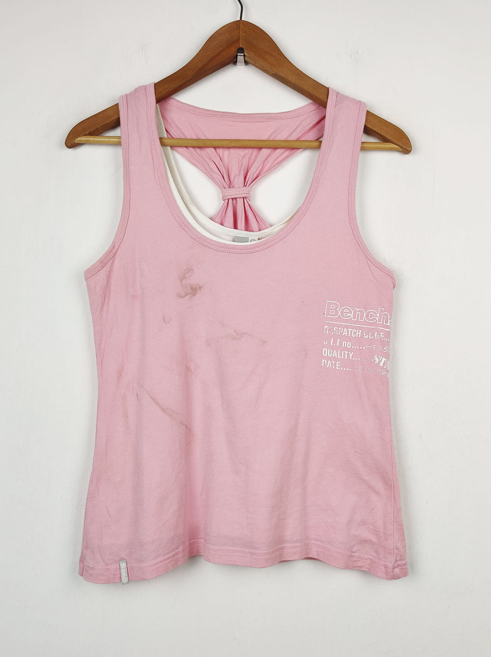 Buy online pre-used pre-loved 100% authentic & Original branded Bench (TS-676) available in Pakistan. Top international brands avilable.