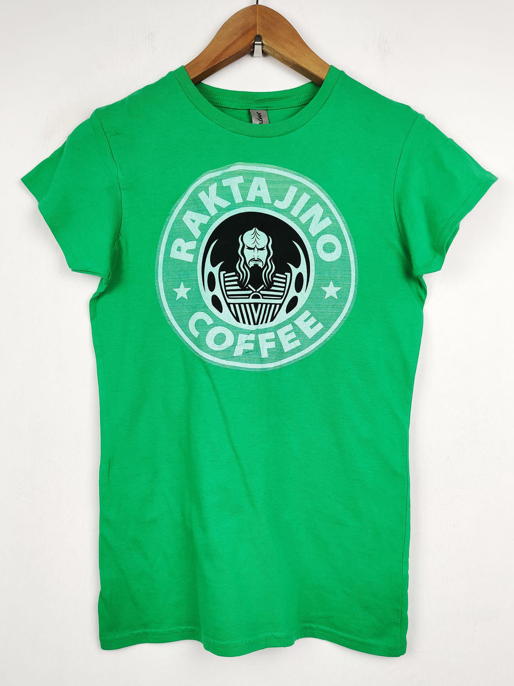 Buy online pre-used pre-loved 100% authentic & Original branded Gildan (TS-747) available in Pakistan. Top international brands avilable.