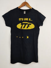 Buy online pre-used pre-loved 100% authentic & Original branded Gildan (TS-887) available in Pakistan. Top international brands avilable.