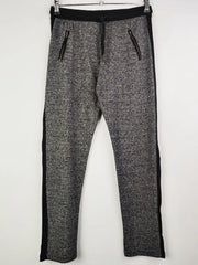 Buy online pre-used pre-loved 100% authentic & Original branded Atmosphere (TT-1079) available in Pakistan. Top international brands avilable.