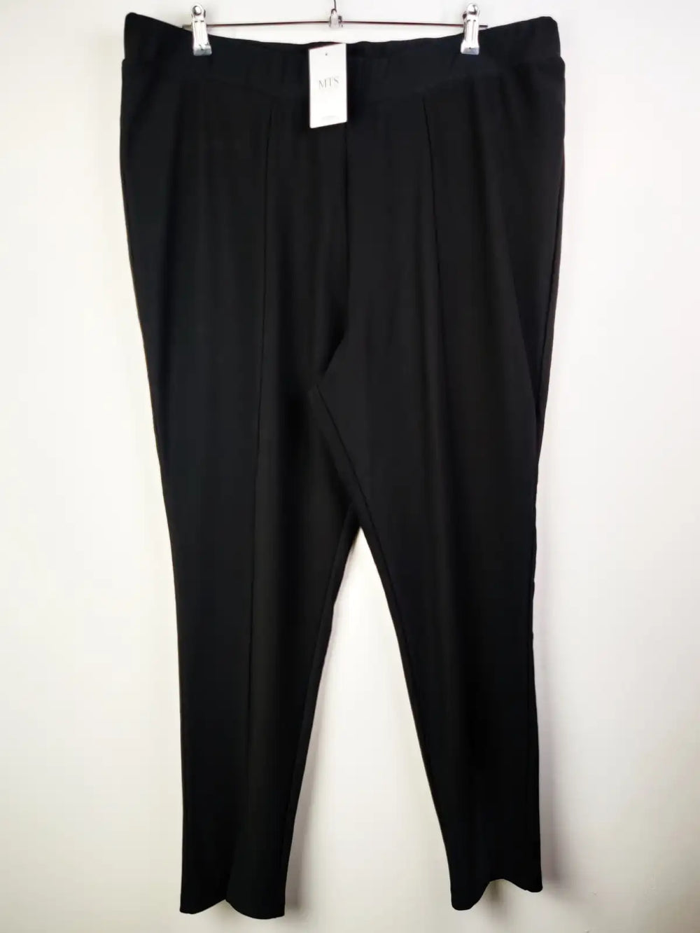 Buy online pre-used pre-loved 100% authentic & Original branded Yours (TT-1106) available in Pakistan. Top international brands avilable.