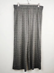 Buy online pre-used pre-loved 100% authentic & Original branded I Saw It First (TT-1118) available in Pakistan. Top international brands avilable.