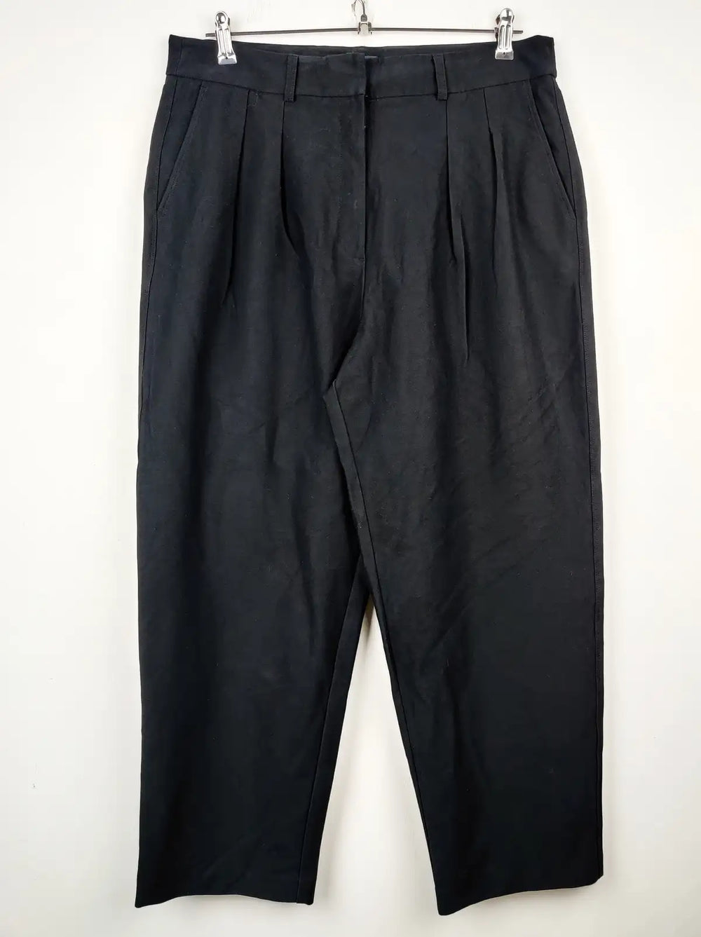 Buy online pre-used pre-loved 100% authentic & Original branded Marks & Spencer (TT-1149) available in Pakistan. Top international brands avilable.