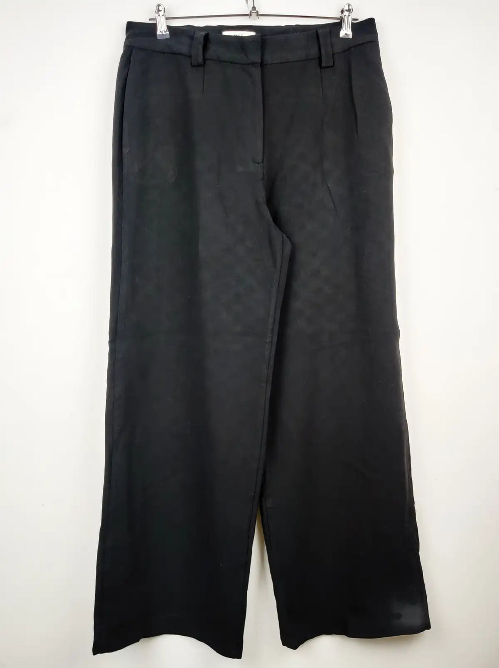 Buy online pre-used pre-loved 100% authentic & Original branded Marks & Spencer (TT-1164) available in Pakistan. Top international brands avilable.