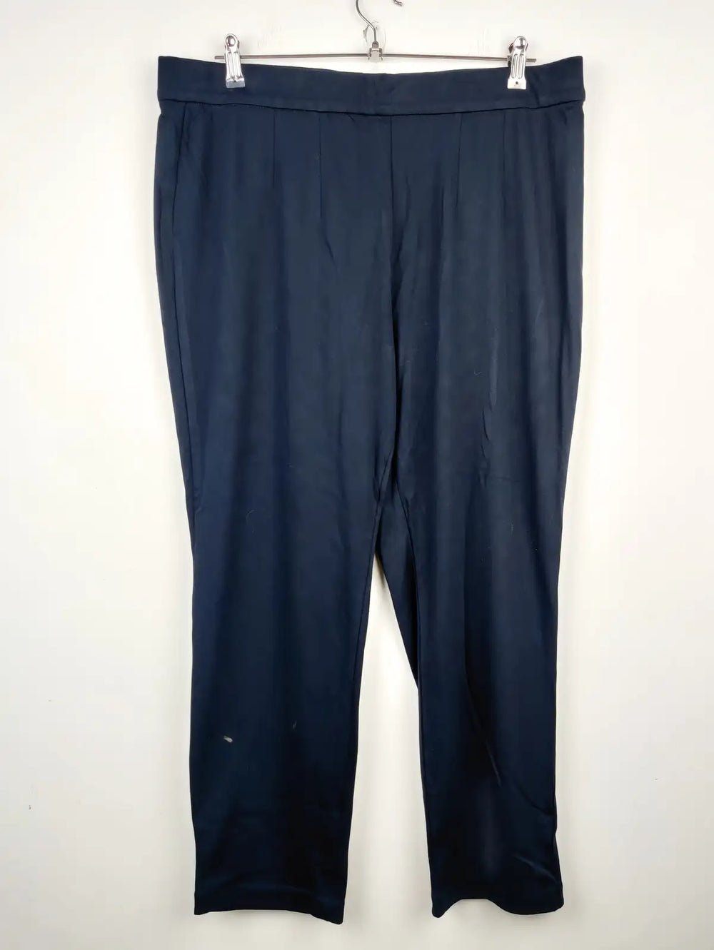 Buy online pre-used pre-loved 100% authentic & Original branded Marks & Spencer (TT-1177) available in Pakistan. Top international brands avilable.