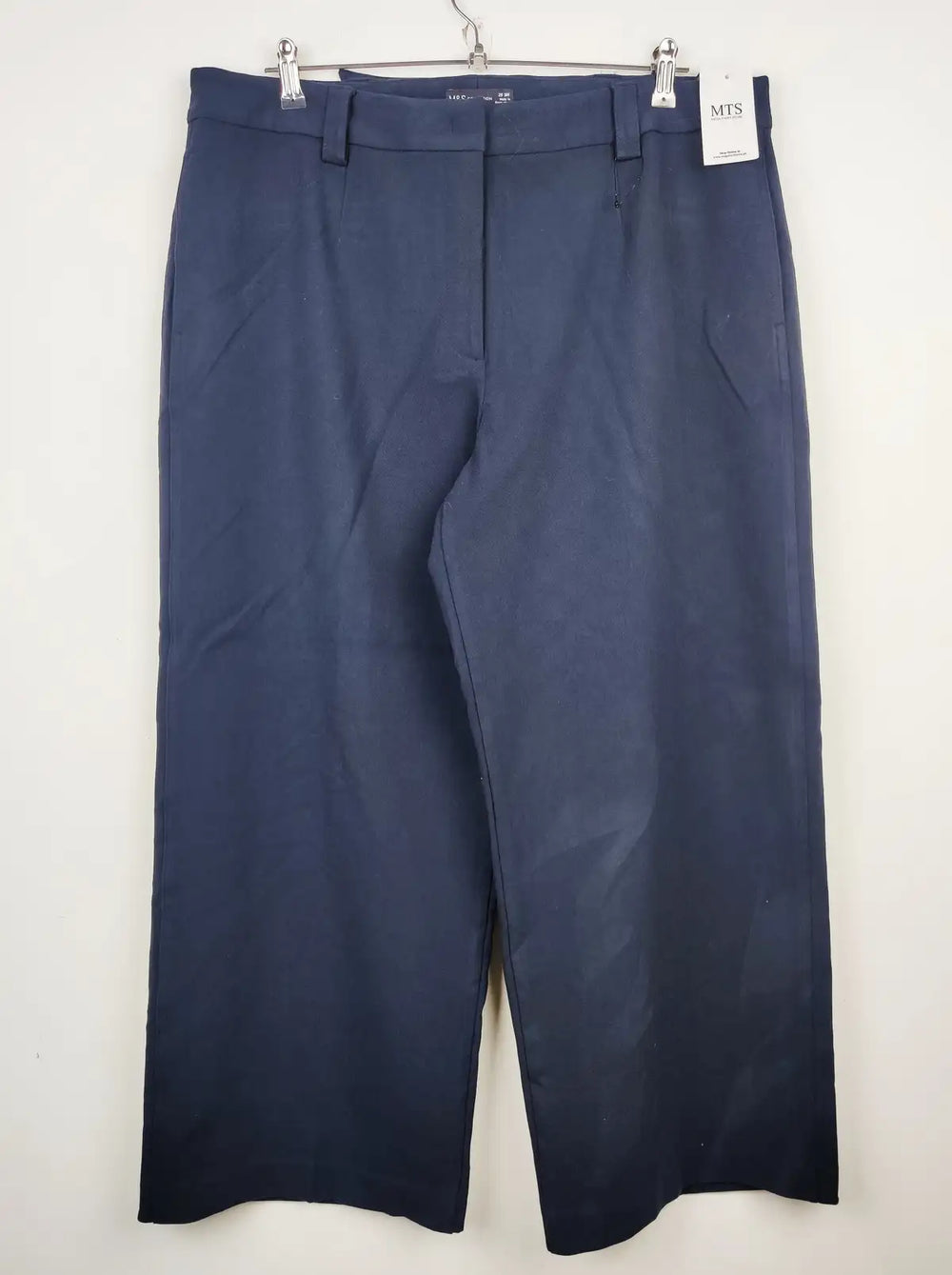 Buy online pre-used pre-loved 100% authentic & Original branded Marks & Spencer (TT-1207) available in Pakistan. Top international brands avilable.