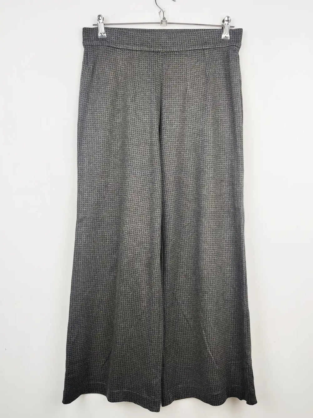 Buy online pre-used pre-loved 100% authentic & Original branded Marks & Spencer (TT-1237) available in Pakistan. Top international brands avilable.