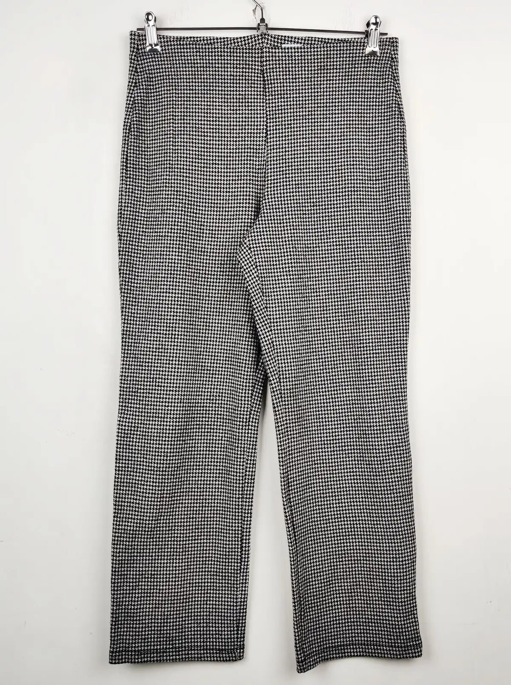 Buy online pre-used pre-loved 100% authentic & Original branded Marks & Spencer (TT-1238) available in Pakistan. Top international brands avilable.