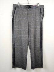 Buy online pre-used pre-loved 100% authentic & Original branded Marks & Spencer (TT-1255) available in Pakistan. Top international brands avilable.