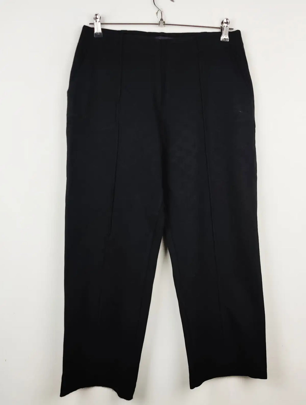 Buy online pre-used pre-loved 100% authentic & Original branded Marks & Spencer (TT-1279) available in Pakistan. Top international brands avilable.