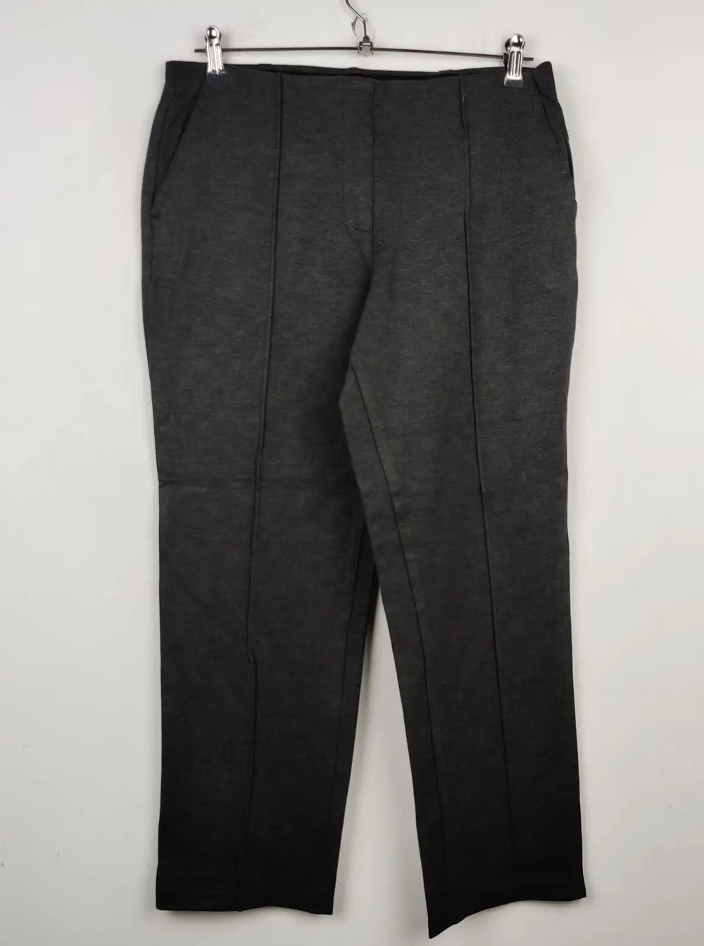 Buy online pre-used pre-loved 100% authentic & Original branded Marks & Spencer (TT-1286) available in Pakistan. Top international brands avilable.